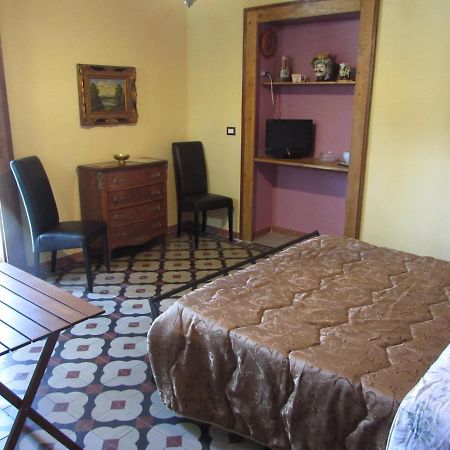 Antico Palazzo Bed & Breakfast Giardini Naxos Luaran gambar