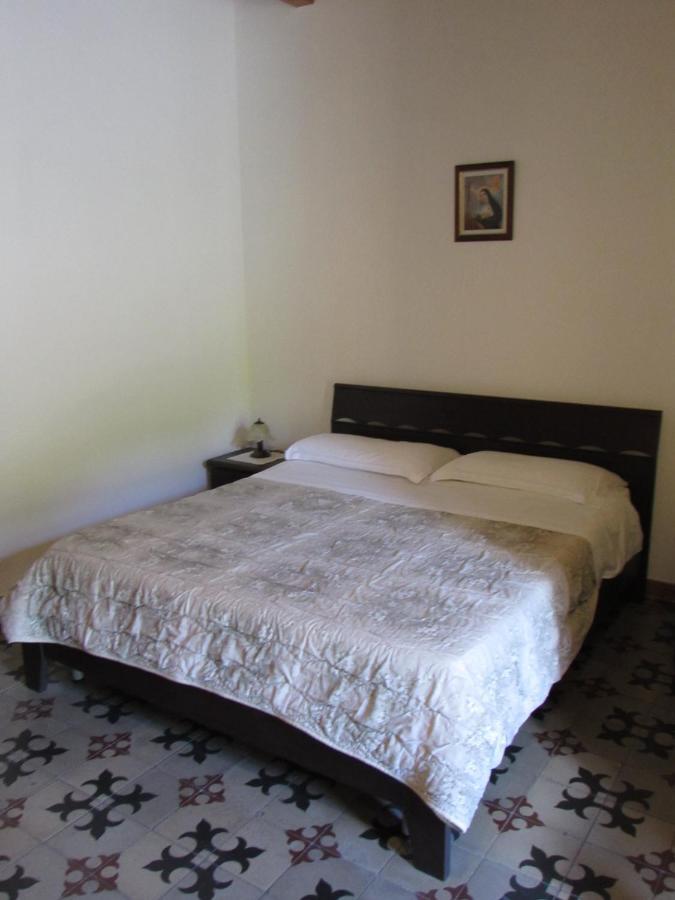 Antico Palazzo Bed & Breakfast Giardini Naxos Luaran gambar