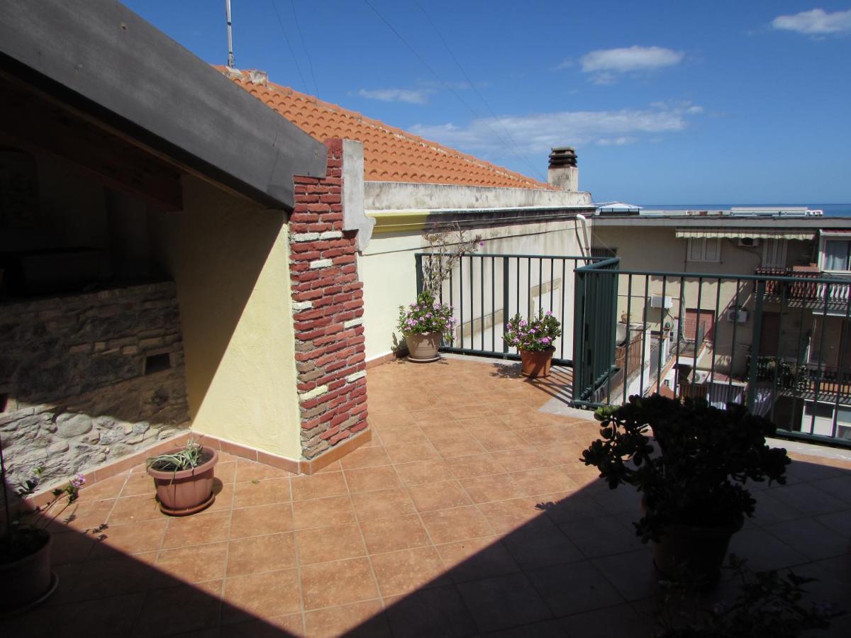 Antico Palazzo Bed & Breakfast Giardini Naxos Luaran gambar