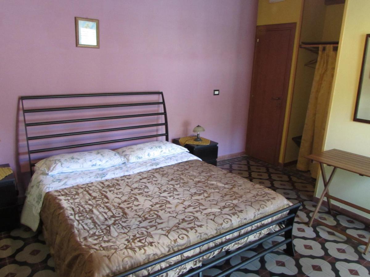 Antico Palazzo Bed & Breakfast Giardini Naxos Luaran gambar